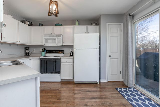 1303 LONDON DR, Columbia, MO 65203