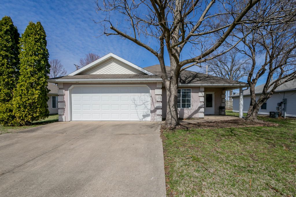 1303 LONDON DR, Columbia, MO 65203