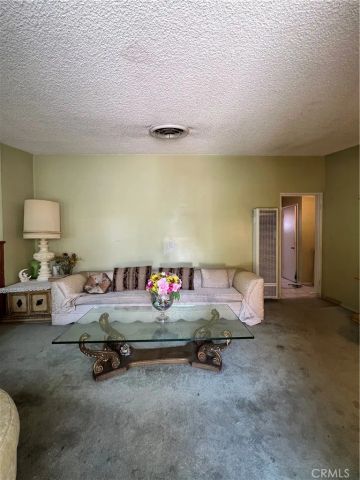 12701 Daventry, Pacoima, CA 91331