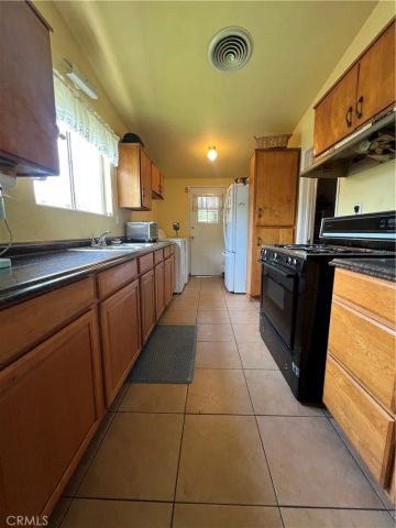 12701 Daventry, Pacoima, CA 91331