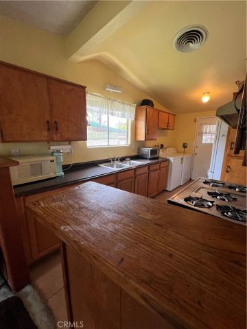 12701 Daventry, Pacoima, CA 91331
