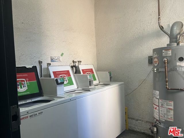 9014 Burnet Avenue 208, North Hills (los Angeles), CA 91343