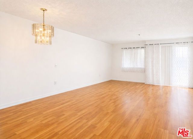 9014 Burnet Avenue 208, North Hills (los Angeles), CA 91343