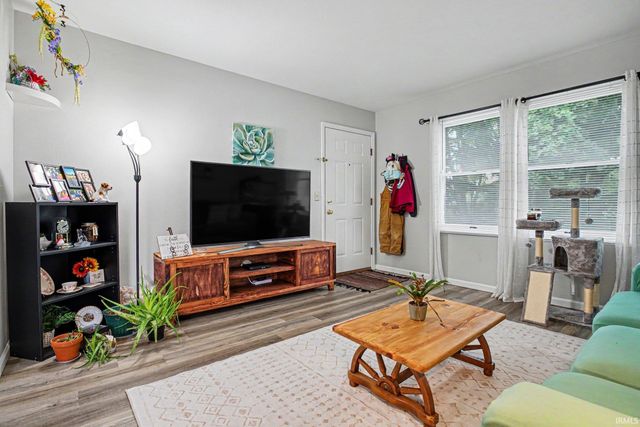 1728 Manor Haus Ct Apt A2, Goshen, IN 46526