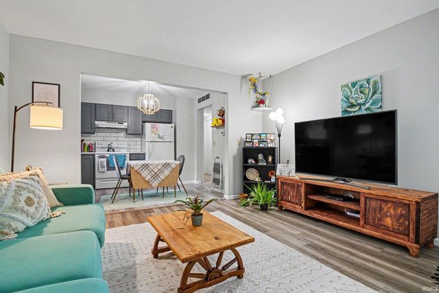 1728 Manor Haus Ct Apt A2, Goshen, IN 46526