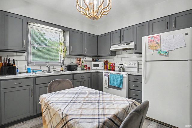 1728 Manor Haus Ct Apt A2, Goshen, IN 46526