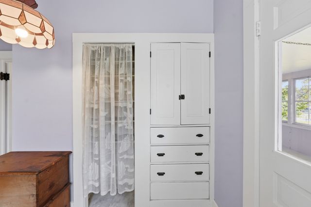 16 Cottage St, West Brookfield, MA 01585