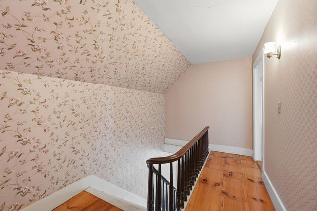 16 Cottage St, West Brookfield, MA 01585