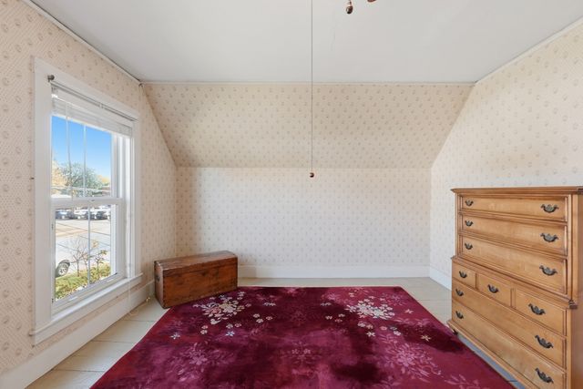 16 Cottage St, West Brookfield, MA 01585