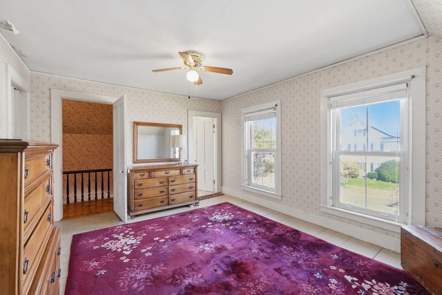 16 Cottage St, West Brookfield, MA 01585