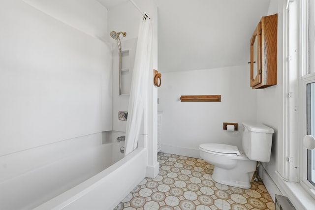 16 Cottage St, West Brookfield, MA 01585