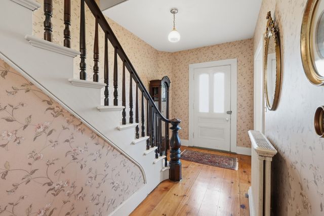 16 Cottage St, West Brookfield, MA 01585