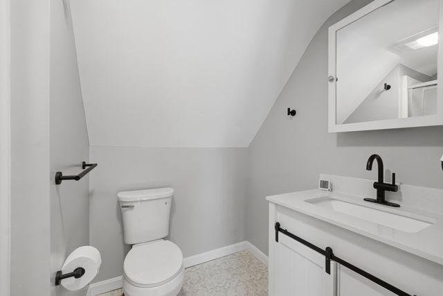 16 Cottage St, West Brookfield, MA 01585