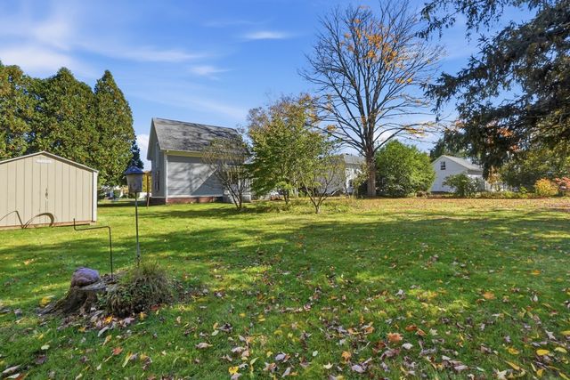 16 Cottage St, West Brookfield, MA 01585
