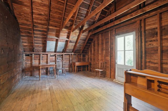 16 Cottage St, West Brookfield, MA 01585