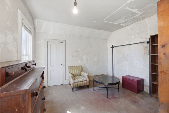 16 Cottage St, West Brookfield, MA 01585