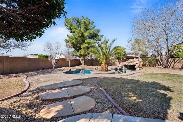 4662 W FALLEN LEAF Lane, Glendale, AZ 85310