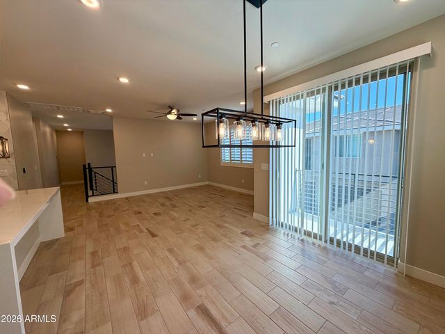 2121 W SONORAN DESERT Drive 1, Phoenix, AZ 85085