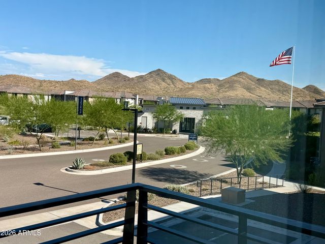 2121 W SONORAN DESERT Drive 1, Phoenix, AZ 85085