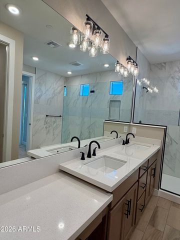 2121 W SONORAN DESERT Drive 1, Phoenix, AZ 85085