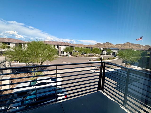 2121 W SONORAN DESERT Drive 1, Phoenix, AZ 85085