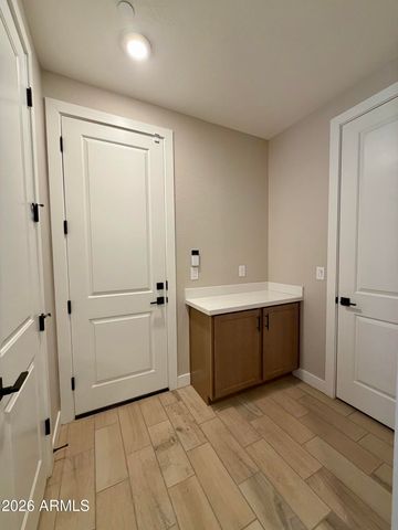 2121 W SONORAN DESERT Drive 1, Phoenix, AZ 85085