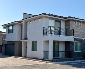 2121 W SONORAN DESERT Drive 1, Phoenix, AZ 85085