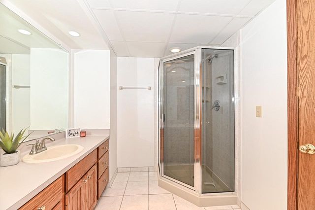 7806 W Bur Oak DRIVE, Franklin, WI 53132