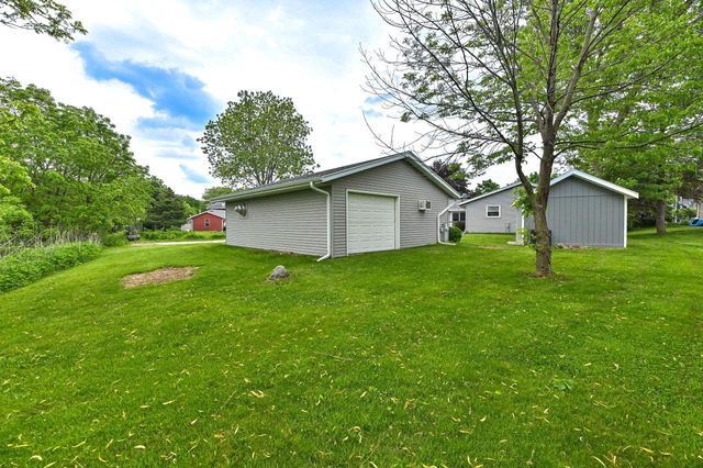 7806 W Bur Oak DRIVE, Franklin, WI 53132