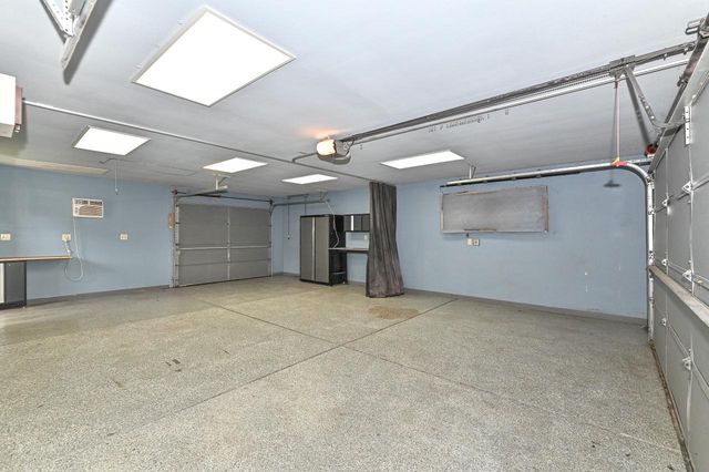 7806 W Bur Oak DRIVE, Franklin, WI 53132