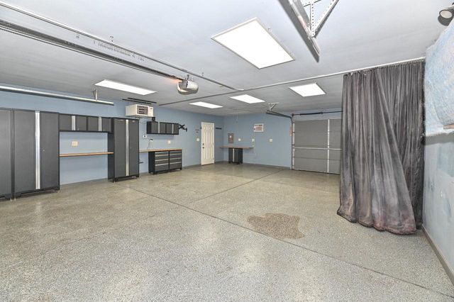 7806 W Bur Oak DRIVE, Franklin, WI 53132
