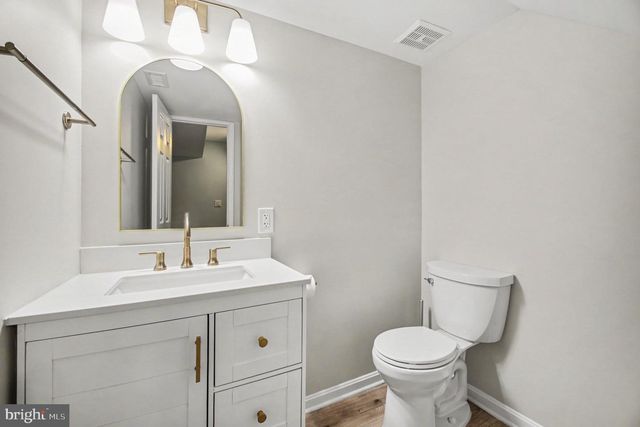 14806 PALMERSTON SQ, Centreville, VA 20120