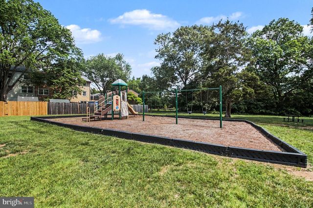 14806 PALMERSTON SQ, Centreville, VA 20120