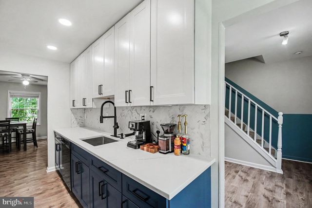 14806 PALMERSTON SQ, Centreville, VA 20120