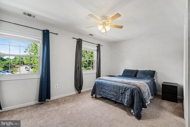 14806 PALMERSTON SQ, Centreville, VA 20120
