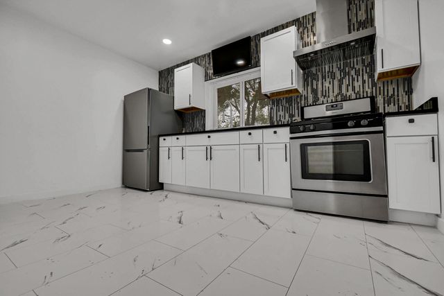 738 W 129th Place, Chicago, IL 60628