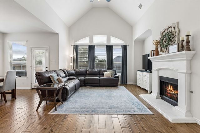 2917 Lakefield Drive, Little Elm, TX 75068