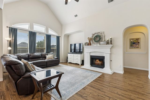 2917 Lakefield Drive, Little Elm, TX 75068