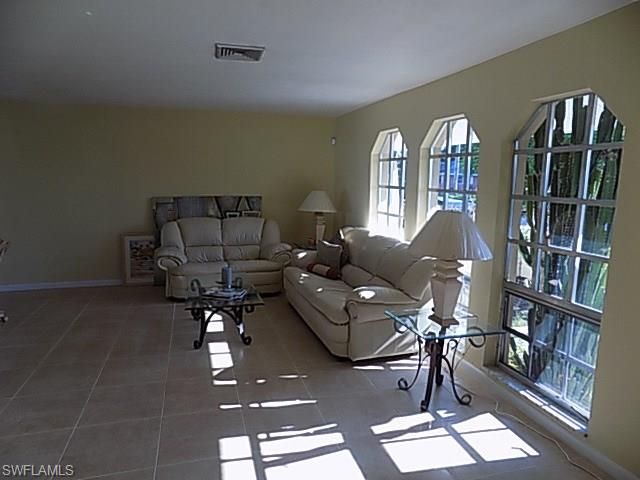 3614 SE 16th PL, Cape Coral, FL 33904