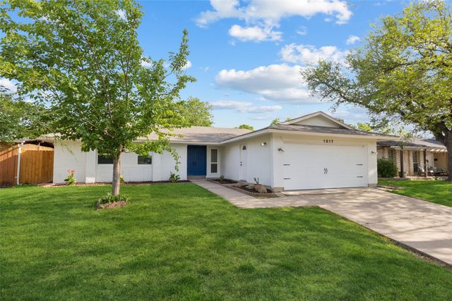 1017 Mountview Drive, Carrollton, TX 75006