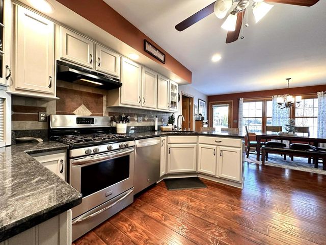 10306 83rd PLACE, Pleasant Prairie, WI 53158