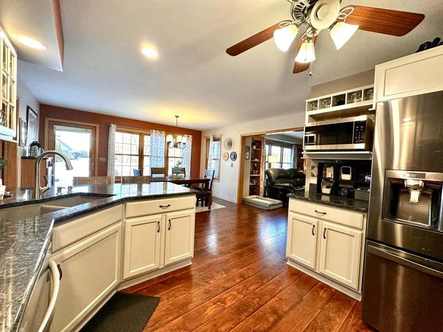 10306 83rd PLACE, Pleasant Prairie, WI 53158