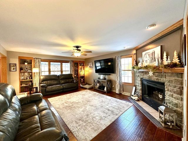 10306 83rd PLACE, Pleasant Prairie, WI 53158