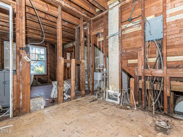 1825 White Oak Road, Raleigh, NC 27608