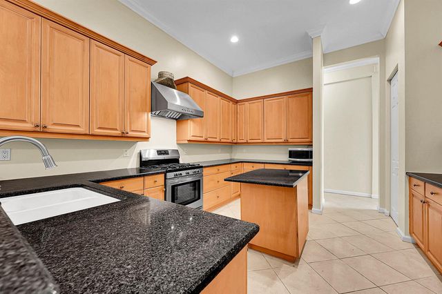 211 NW Pleasant Grove Way, Port St. Lucie, FL 34986