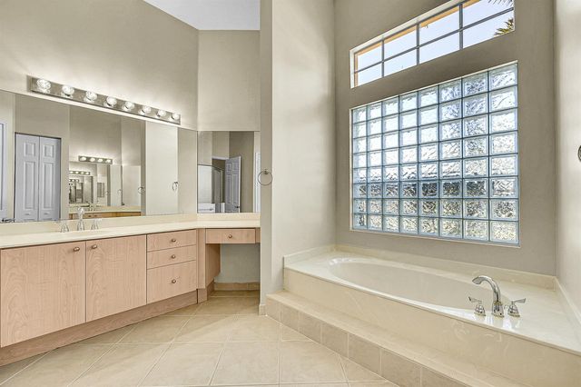 211 NW Pleasant Grove Way, Port St. Lucie, FL 34986