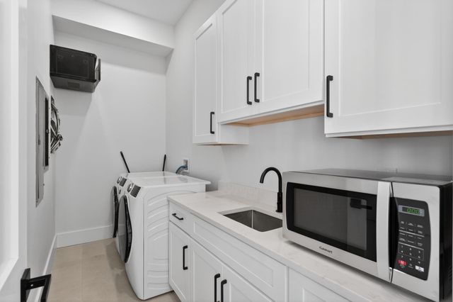 310 SE 9 Court, Pompano Beach, FL 33060