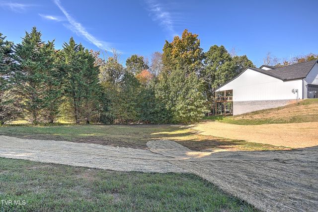 245 Oak View Circle, Bristol, TN 37620