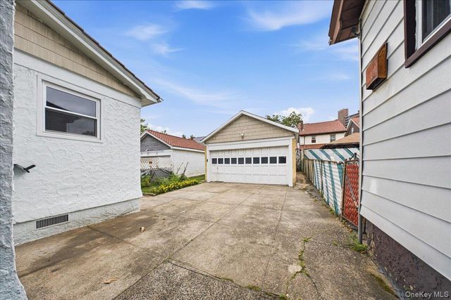 80-25 Woodhaven Boulevard, Glendale, NY 11385