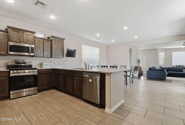 4833 MARK AVIZO, El Paso, TX 79938